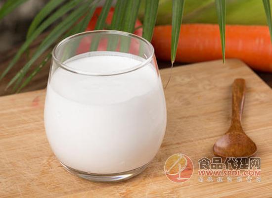 孕妇能喝椰汁饮料吗，探究椰汁对孕期女性的益处与注意事项