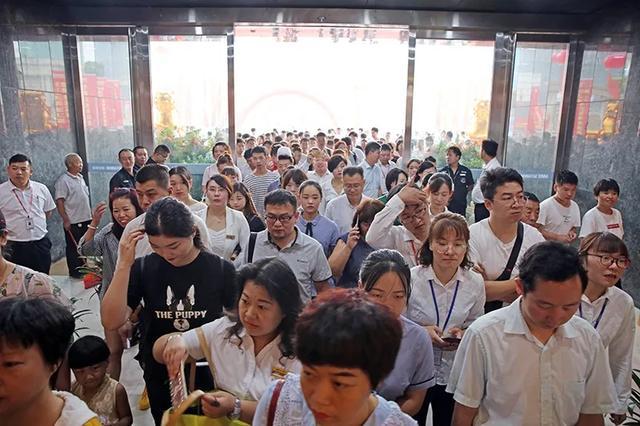 郑州玻璃门建材探寻之旅，优质建材的源头之地