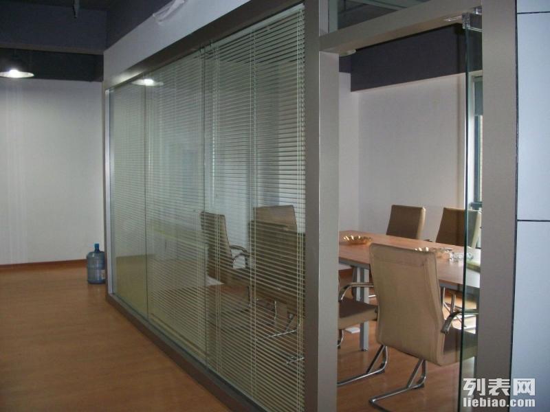 沈阳浴室隔断玻璃门订制，打造时尚与实用的完美结合