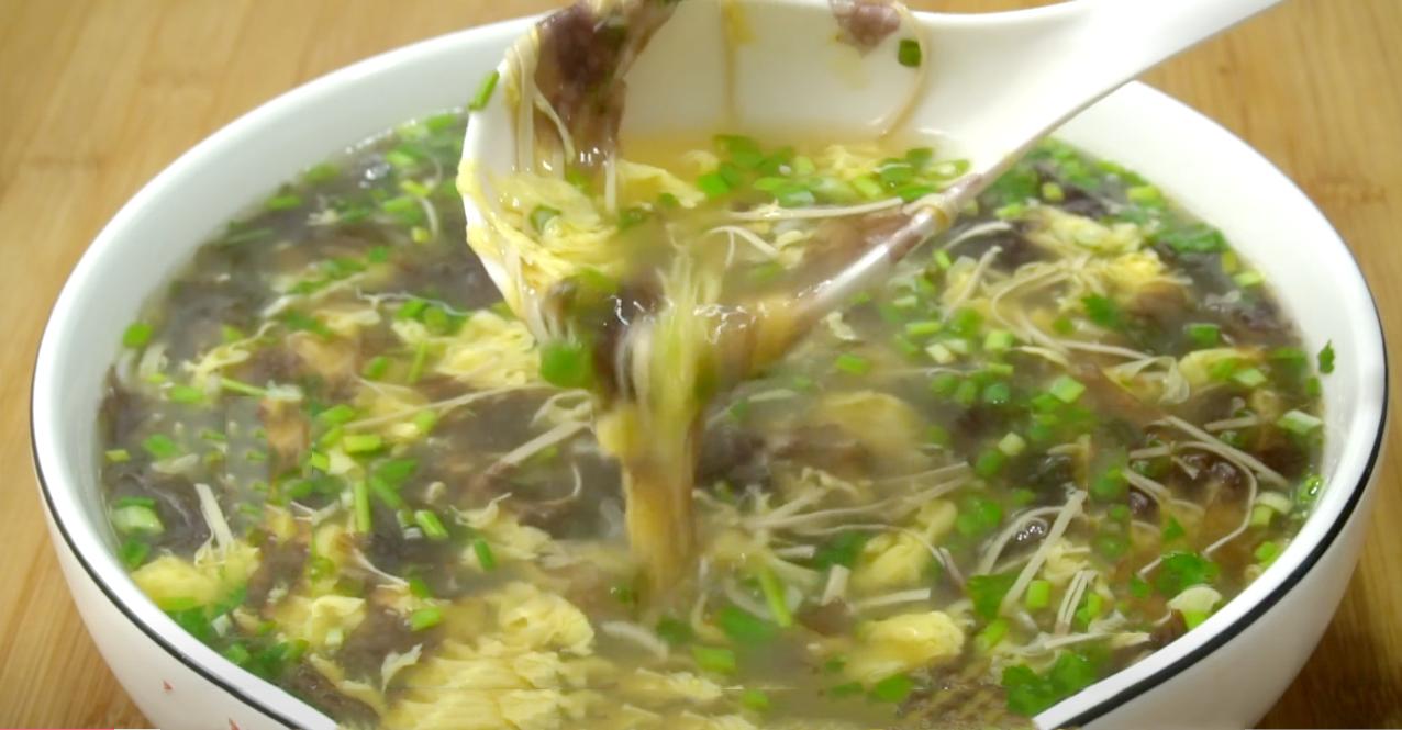 水白菜蛋花汤，一道家常美味汤品的制作与品味