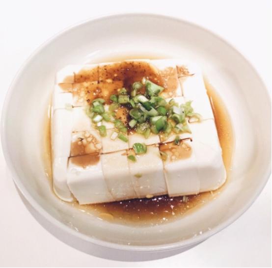 皮蛋花生米，一道美味佳肴的烹饪艺术