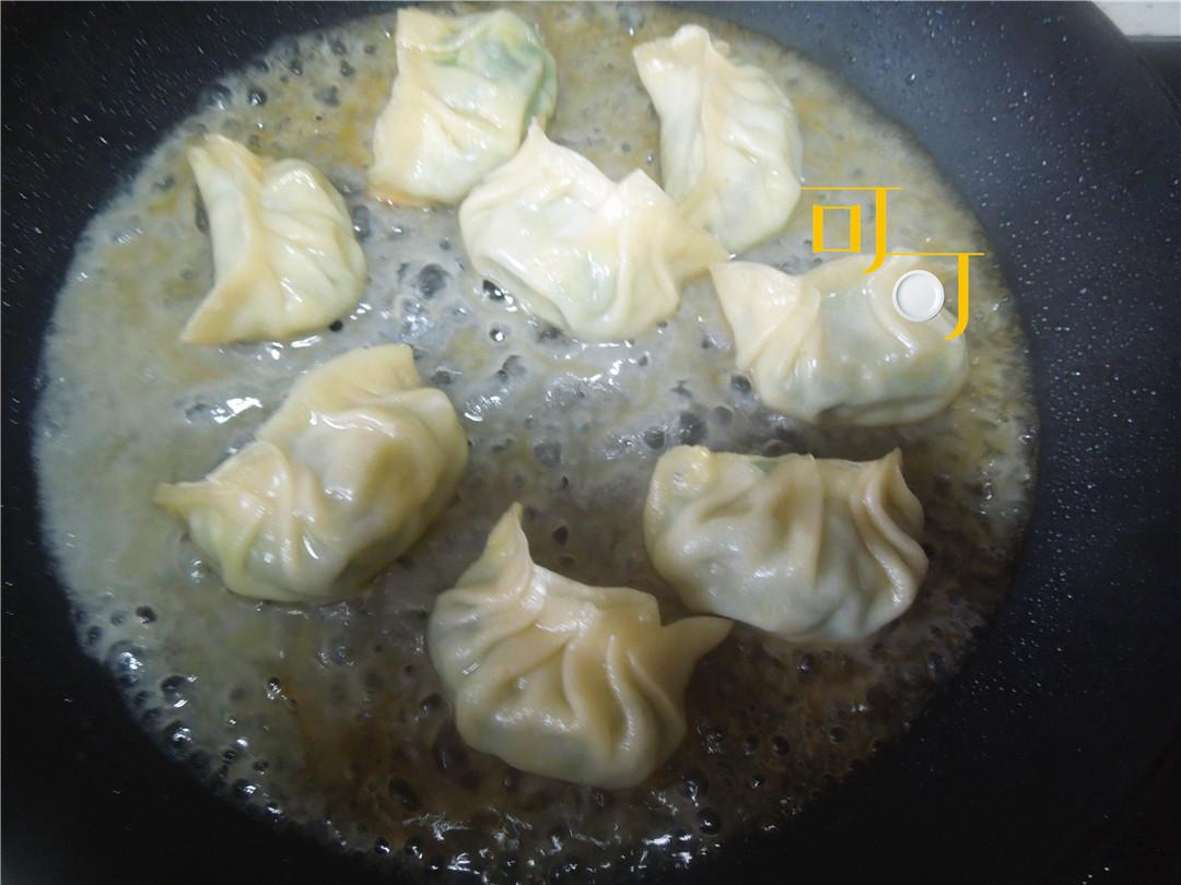 蛋花煎饺，一道美味的中式小吃