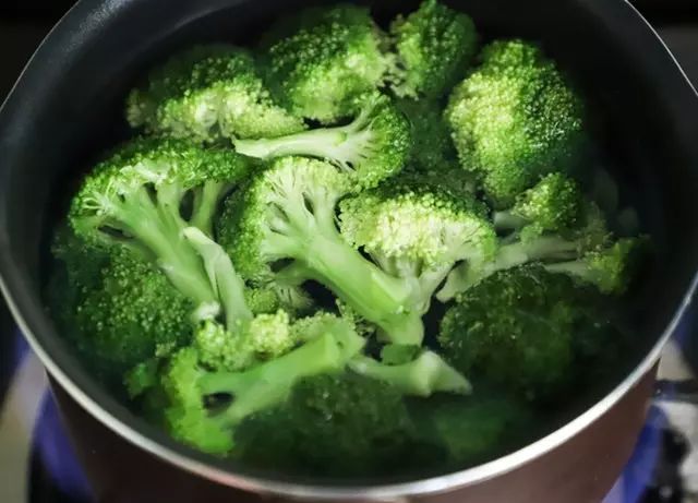 蛋花西兰花，营养美食的完美结合