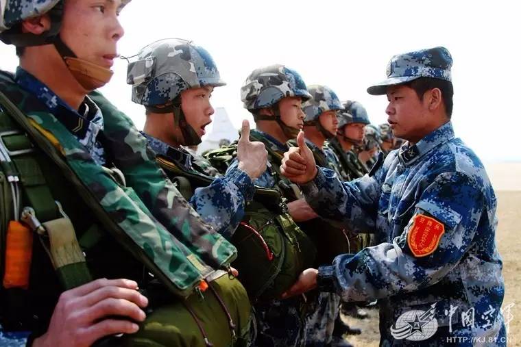 伞兵相比普通部队，特殊使命与独特优势