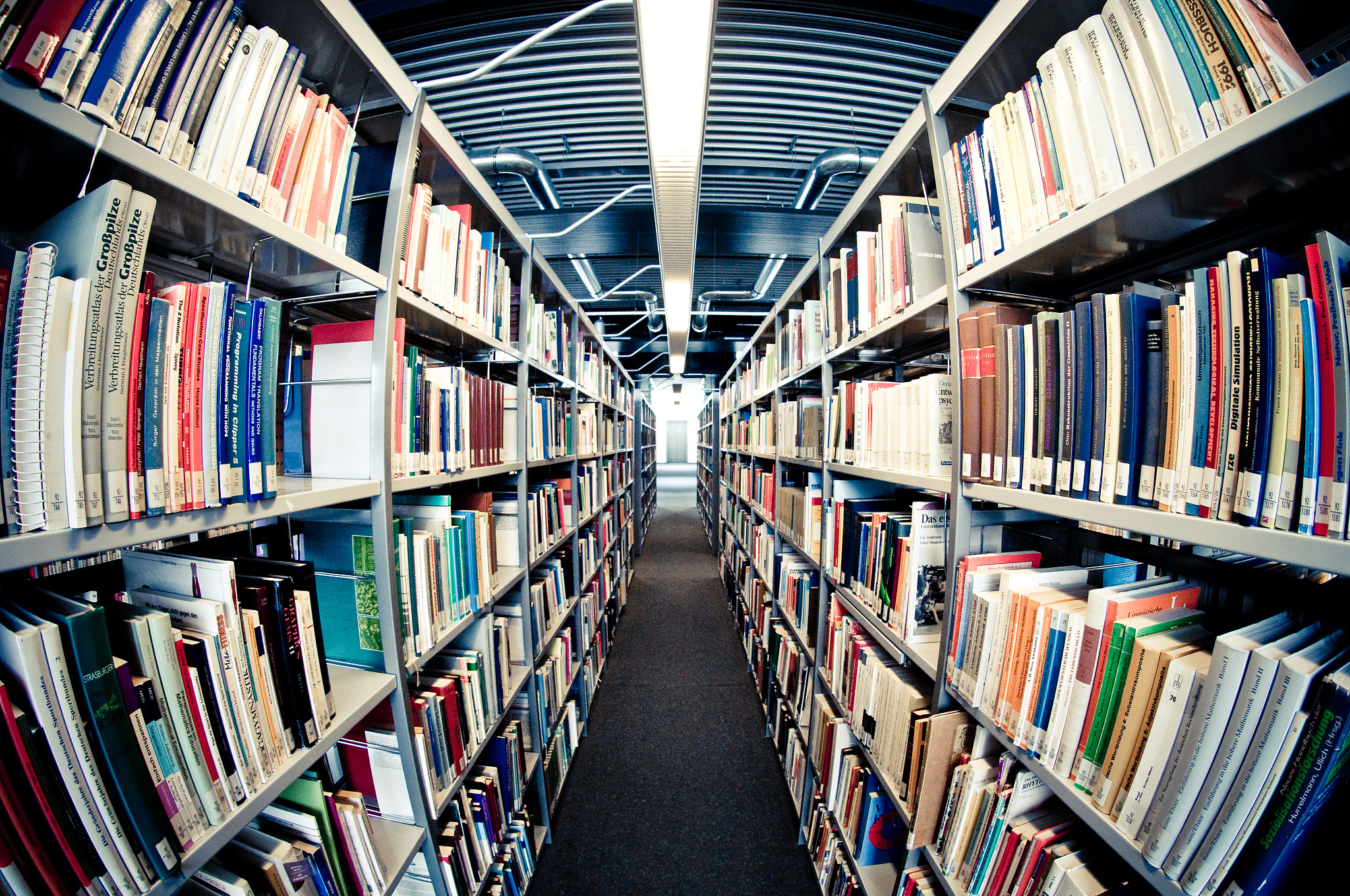 最近的一本大学图书馆，探索知识的宝库