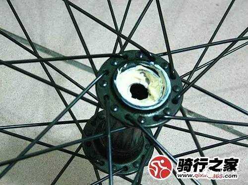 山地自行车后轴拆解方法与维修指南
