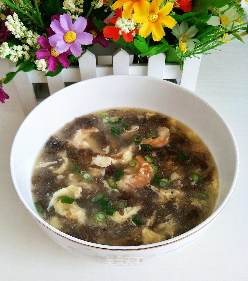 紫菜蛋花虾米汤，一道家常美味汤品的制作与品味