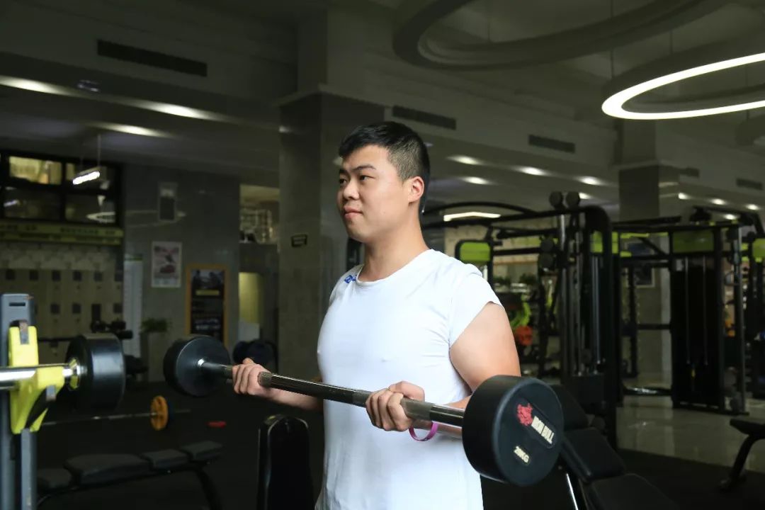 阳光健身会所，健康生活的源泉