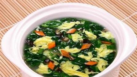 菠菜番茄蛋花汤，一道家常美食的营养与健康价值