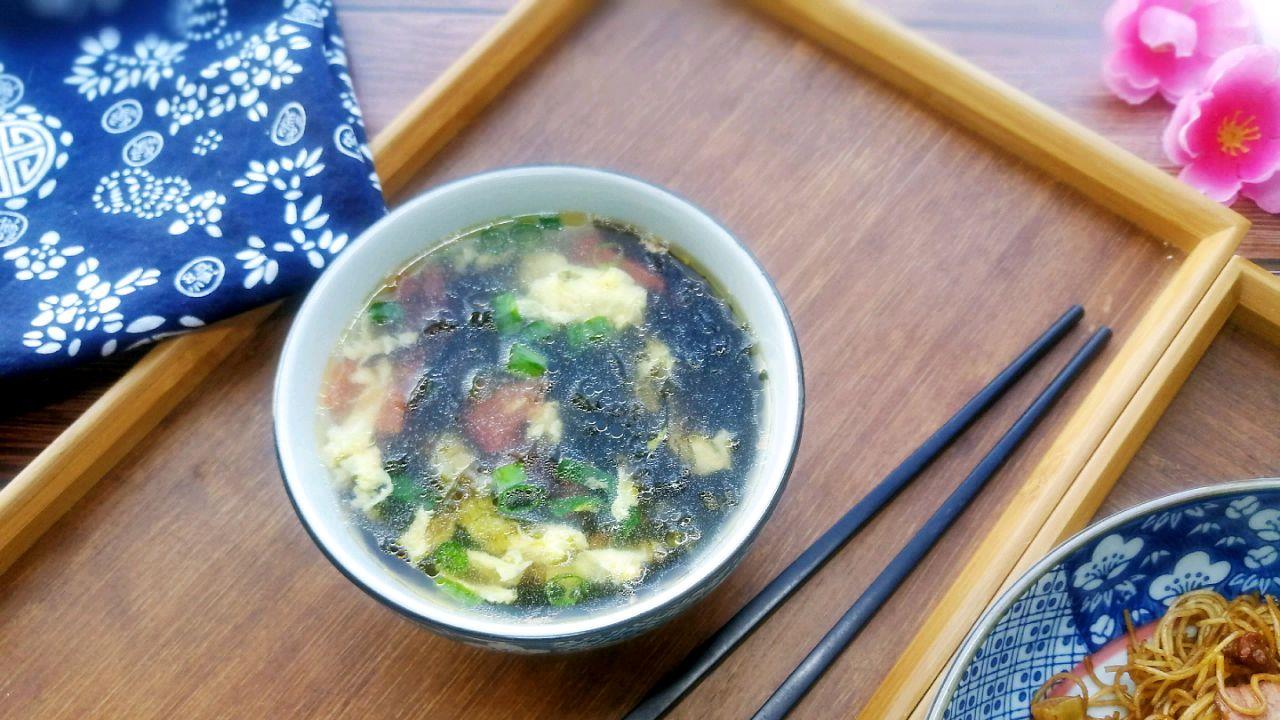西红柿紫菜瘦肉蛋花汤，一道营养美味的家常汤品