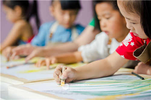 幼儿园美术培训资料的重要性及其应用