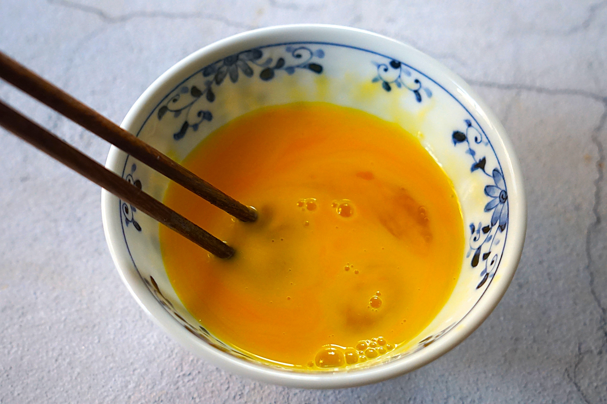 蛋花滴香油，一道美味佳肴的制作与体验