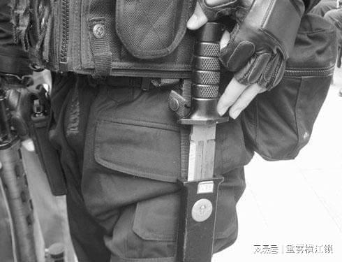 军用65伞兵刀，历史、特点与实战价值